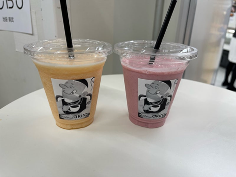 カフェアキラ,夕張メロンスムージー,はこだて恋いちごスムージー